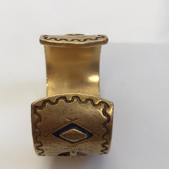 Rustic gold tone cuff bracelet - Picture 3 of 6